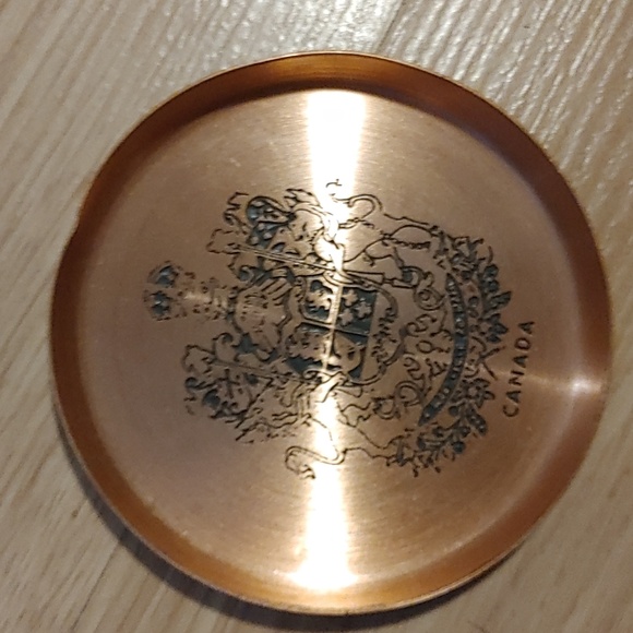 Canada Copper Souvenir Plates Set of 6 - Picture 5 of 8